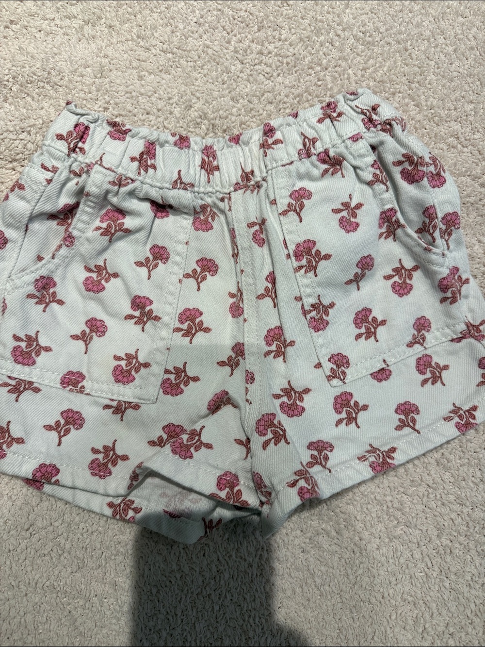 Floral Print Elastic-Waist Women’s Shorts - Pink Flowers on Cream